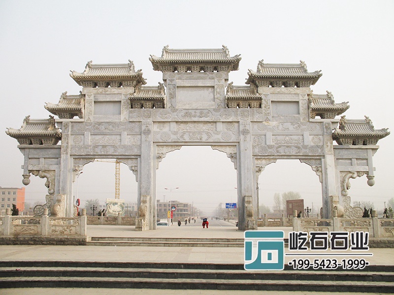 石雕之鄉(xiāng)漢白玉牌坊
