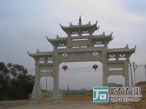 美麗的農村石牌坊的安裝效果